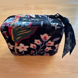Vera Bradley Travel Pill Case with Floral Design.  ❣️